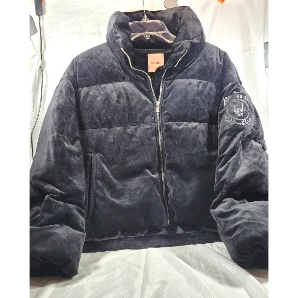 CC Collect. Women's Velvet Down Puffer Cropped Jacket Coat‎ - Black - M/L